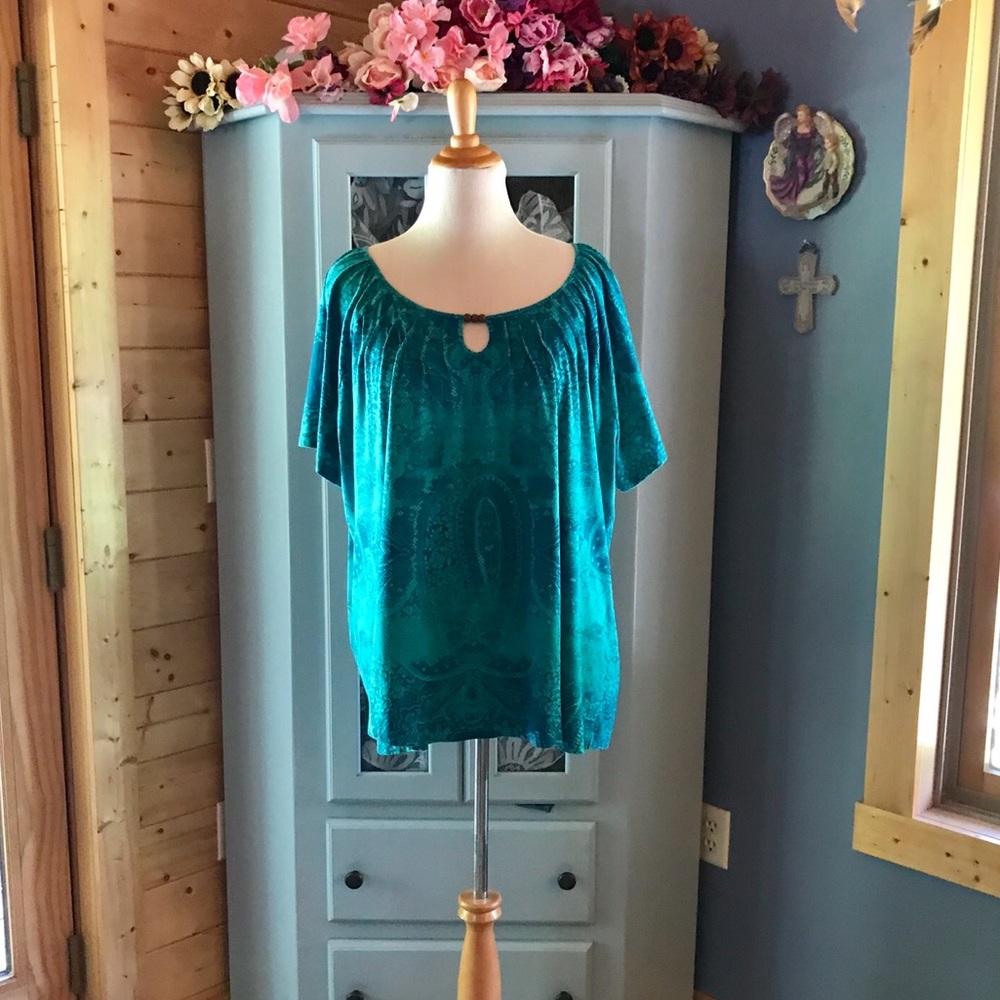 Beautiful Blouse w/Wooden Bead detail. WOW!!!